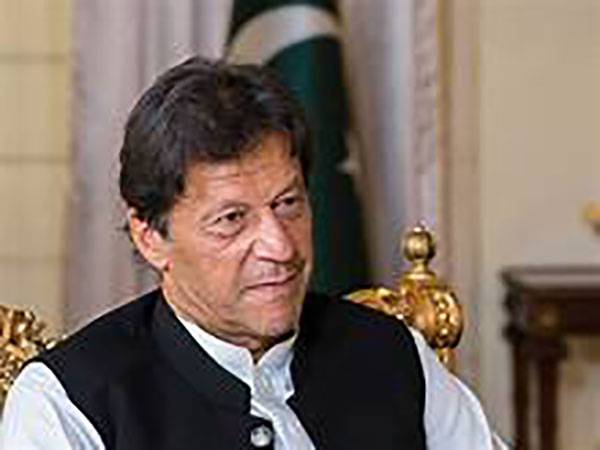 Imran hears out disgruntled PTI lawmakers