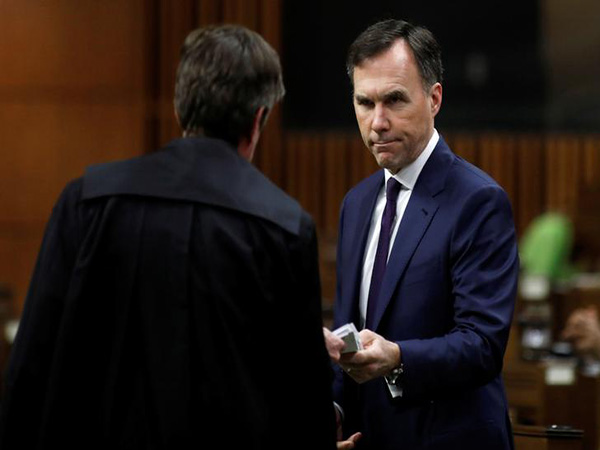 Help for Canadian oilpatch coming in 'hours, possibly days,' finance minister promises