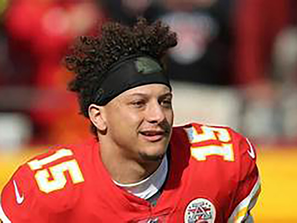 Patrick Mahomes, Chiefs agree to 10-year contract extension worth up to $503M: report