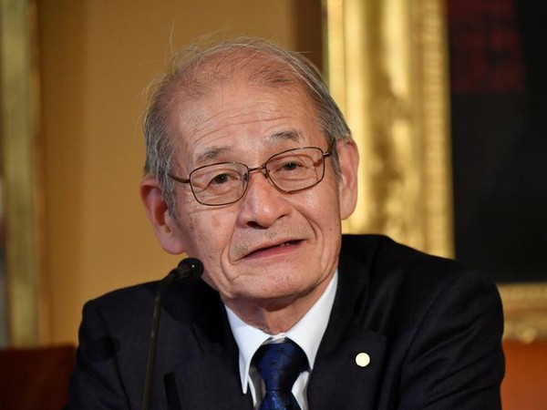 Nobel laureate Yoshino visits Swedish school