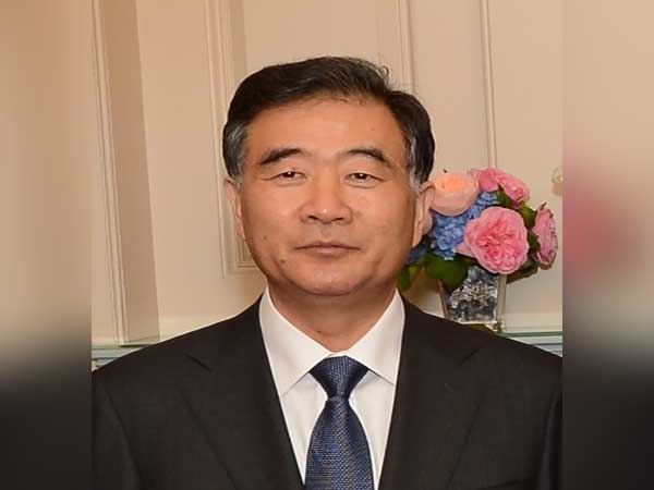 Top political advisor stresses religious affairs management