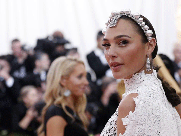 Gal Gadot and Chris Pine meet again in trailer for 'Wonder Woman 1984'