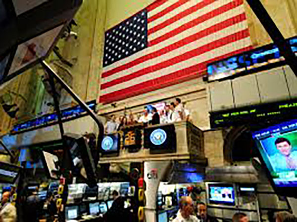 US equities post modest weekly gains amid stimulus uncertainty, economic data