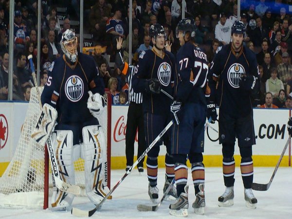 Flat salary cap forces Canadian NHL teams to cut ties with notable RFAs