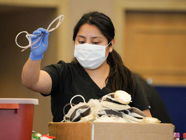 US coronavirus fight enters crucial weeks as the number of cases tops 330,000