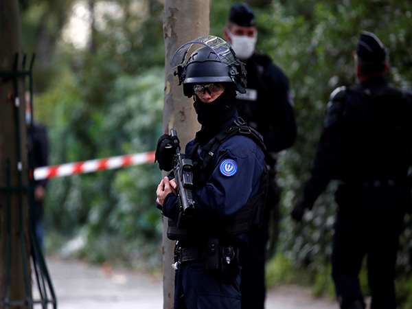 Media: Stabbings suspect targeted Charlie Hebdo