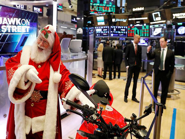 The Santa Claus business is booming, even as malls struggle