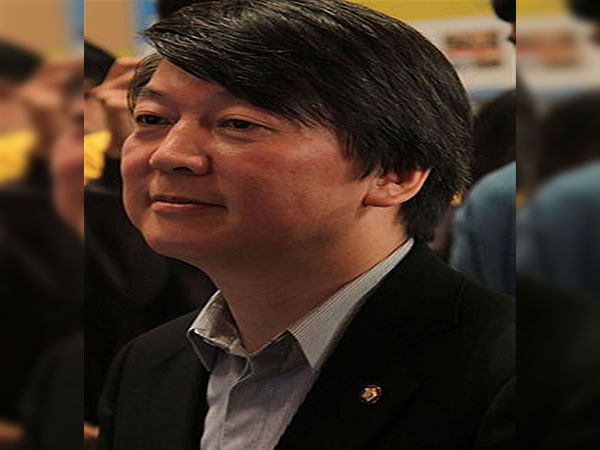 Ahn Cheol-soo wins 1st round of primary for Seoul mayor candidacy