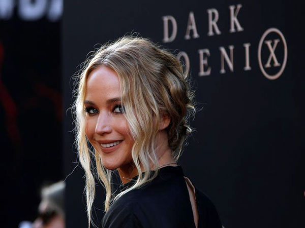Jennifer Lawrence marries Cooke Maroney in Rhode Island wedding