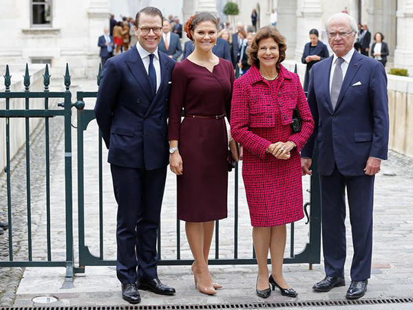 Princess Madeleine, Prince Carl Philip of Sweden's children lose their royal titles