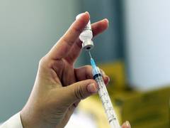 US CDC recommends broad use of updated COVID-19 vaccines