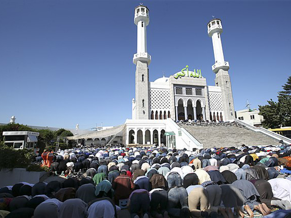 Muslim holiday impacted by coronavirus pandemic