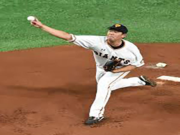 Giants pitcher Yamaguchi signs with MLB Blue Jays