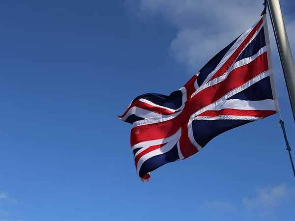 Britain to accept more immigrants from HK