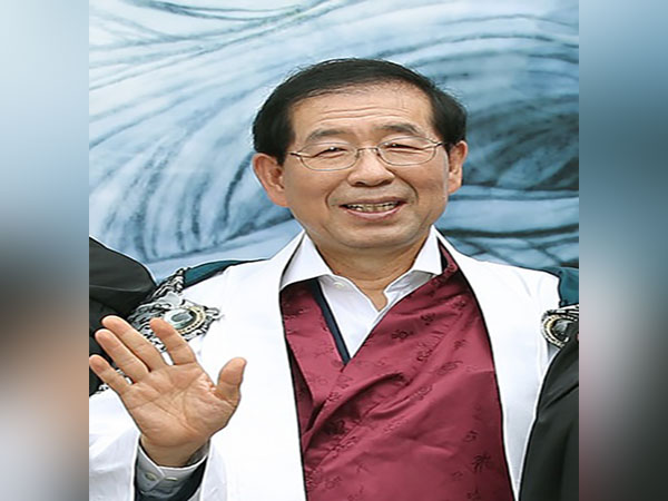 Political controversy erupts over mourning Seoul mayor's passing