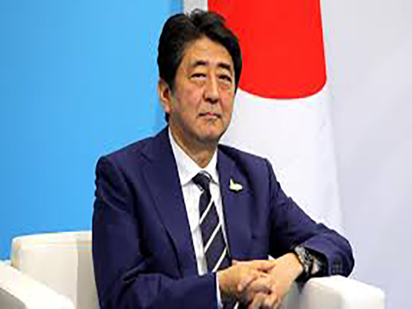 Abe vows to stand by atomic bomb survivors