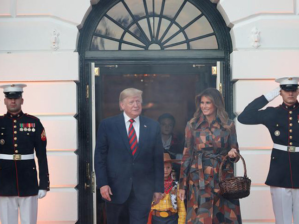 Donald Trump and Melania Trump register to vote in Florida