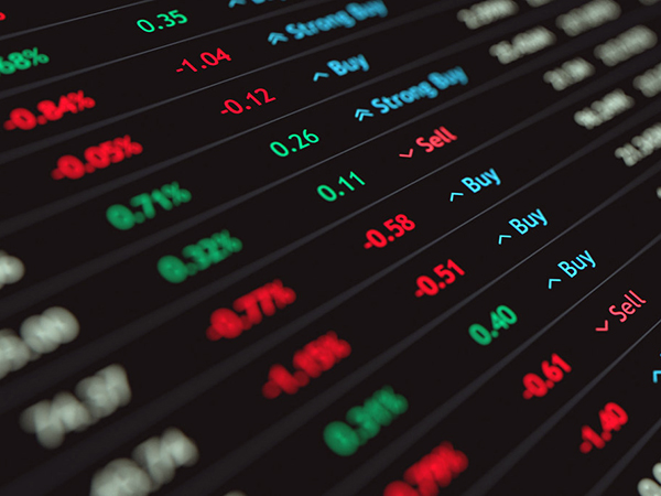 Tokyo stocks close flat on yen's retreat, profit-taking
