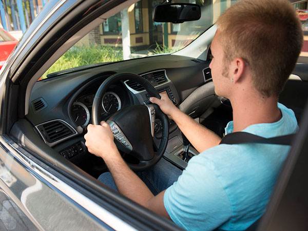 9 out of 10 drivers think everyone else can't drive in winter