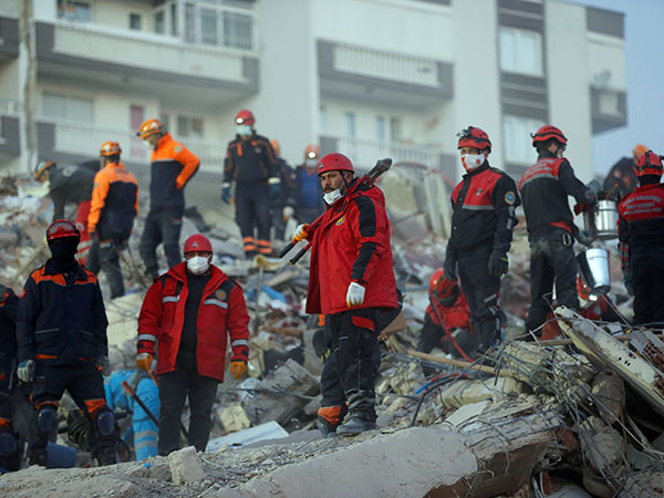 Turkey: Search, rescue efforts continue after earthquake