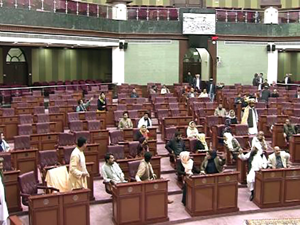 Rahmani Calls for Disclosure of Names of Absentee Lawmakers