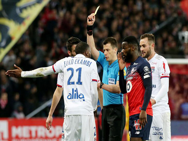 French top leagues reach agreement on temporary reduction of wages