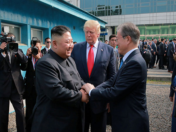 Pyongyang summit deal should be fulfilled, Moon says in anniversary message