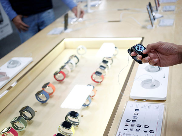 Apple jumps further into fitness at product launch