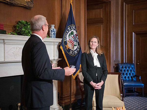 Senate advances Amy Coney Barrett's Supreme Court nomination in key procedural vote