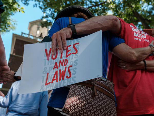 Senate Dems deliver stunning warning to Supreme Court: 'Heal' or face restructuring