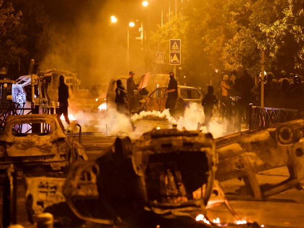 Sporadic violence, but calmer night in France