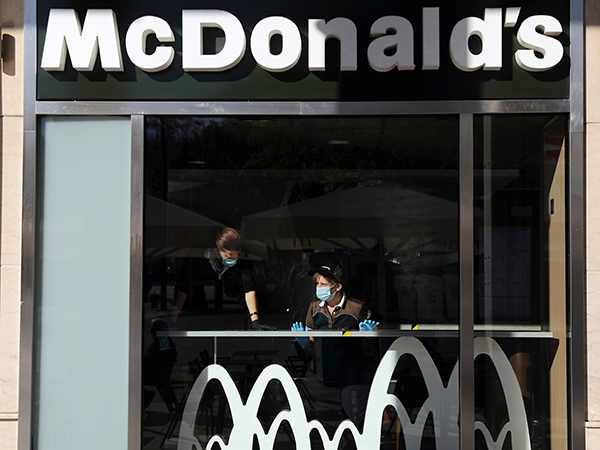 Boy, 6, starts a McDonald's drive-thru "chain reaction"