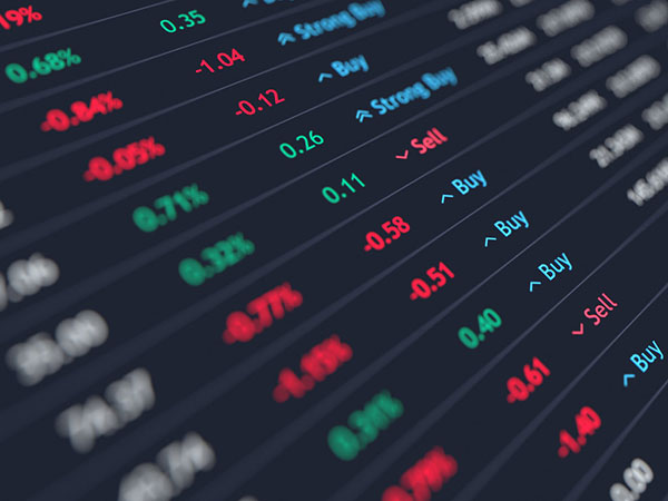 Seoul stocks trade lower late Monday morning on virus concerns