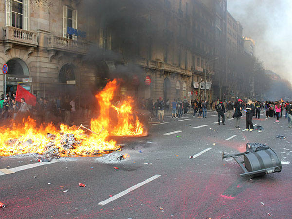 Feature: Tense atmosphere looms as Barcelona braces for fresh waves of violence