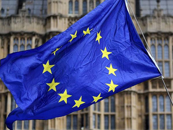 Russian envoy holds talks with EU's Juncker