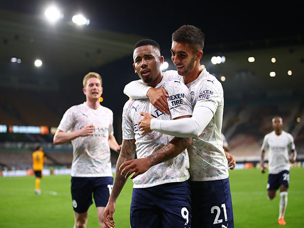 Man City start their season with win away to Wolves