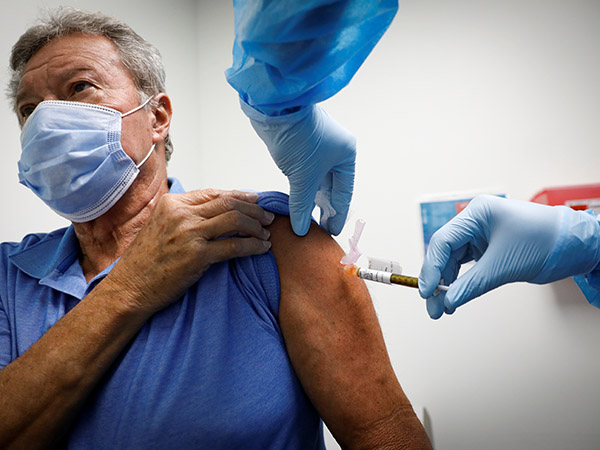 Mexican migrants in U.S. treat COVID-19 with home remedies