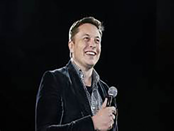 Elon Musk, CNN spar over ventilator story; Musk surprised network 'still exists'
