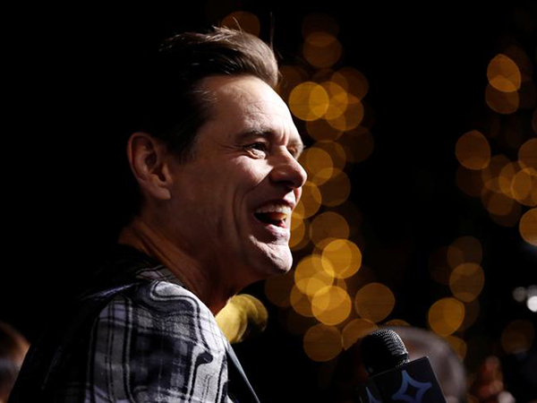 Jim Carrey's rep responds to backlash over actor's remarks toward female journalist