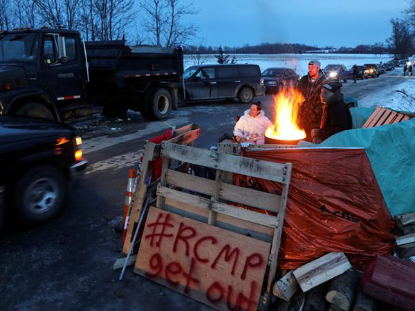 Day ends quietly as Mohawk rail protests expand, trains remain stopped
