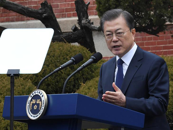 Moon asks opposition party leader to present details of relief bond offer