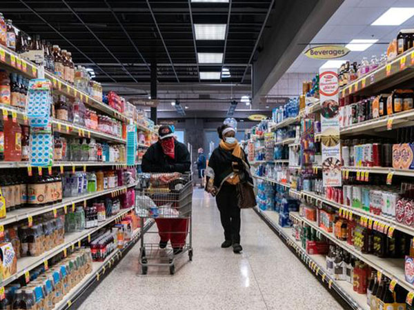 Is it safe to go into supermarkets amid the coronavirus outbreak?