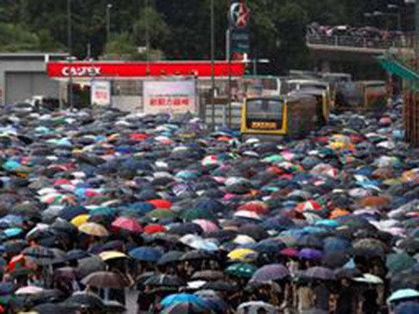 Hong Kong protesters march from Causeway Bay to Central, despite police ban