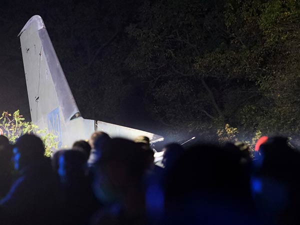 25 people killed in military plane crash in Ukraine