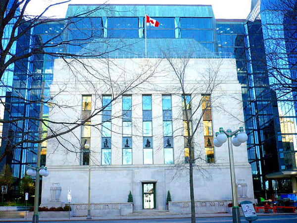 Bank of Canada keeps interest rate at 0.25 pct