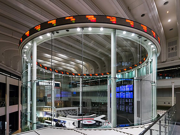 Tokyo stocks surge following Dow Jones rally