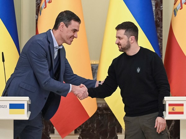 Spanish PM visits Kyiv on day one of Spain's EU presidency