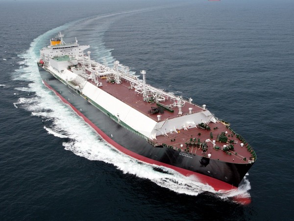 Kuwait, UAE open direct maritime trade route