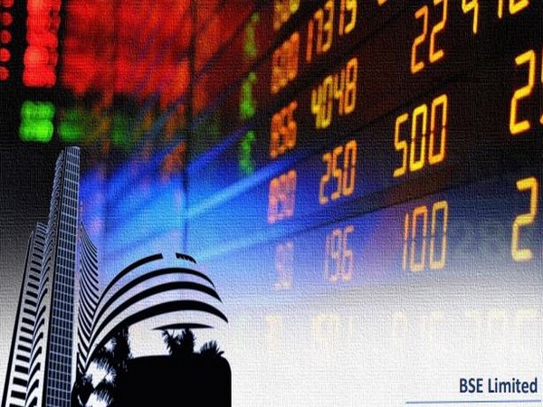 U.S. stocks rally as investors assess economic data