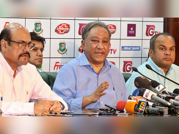 PM meets BCB president over cricketers' strike